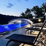 Diamond Hill Vila
